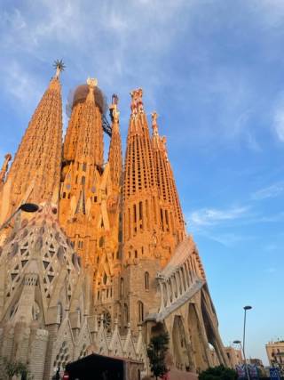 Greetings from the vibrant and sunny city of Barcelona! My studies here have been going well, and I’ve had the opportunity to take some interesting courses, such as: R&D&I in Sports, where I have explored the impact of sports on technology. Marketing and Commercialization in International Environments, which has allowed me to conduct comprehensive marketing analyses. Intellectual Capital and Talent Management, where I have learned more about leadership and being led. Management Skills, which has given me deeper insight into different leadership styles. Finance Decision Making and Management Control, where I have worked with Excel to calculate company revenue and balance sheets. Compared to Finland, school here is a bit different. Classes are often scheduled in the evening, sometimes starting as late as 5 PM and continuing until 8 PM. Professors are very formal, and it is important to address them with the appropriate level of respect. In my free time, I have been spending time with friends, visiting museums, hiking in breathtaking mountain landscapes, and enjoying Spanish culinary delights!