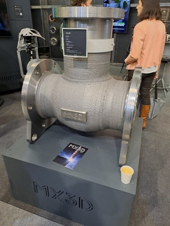 MX3D DED (WAAM) tulostama venttiili, paino 750 kg, materiaali ER70-6 terässeos, tulostusaika 180 h.