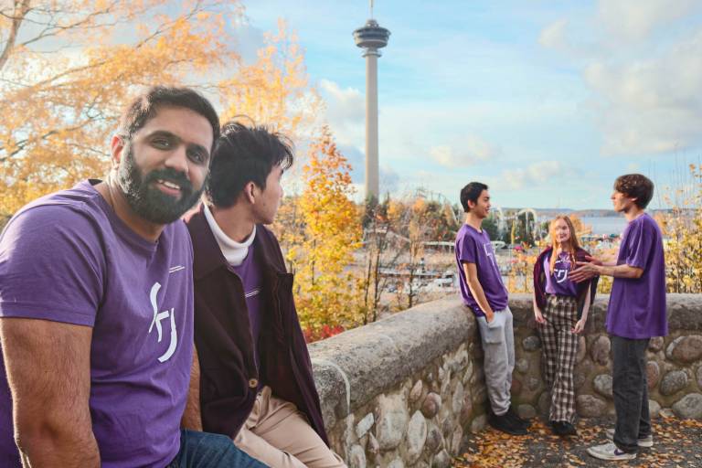 Students gathering together in Tammela, a part of Tampere right next to lake näsijärvi and Särkänniemi amustment park.