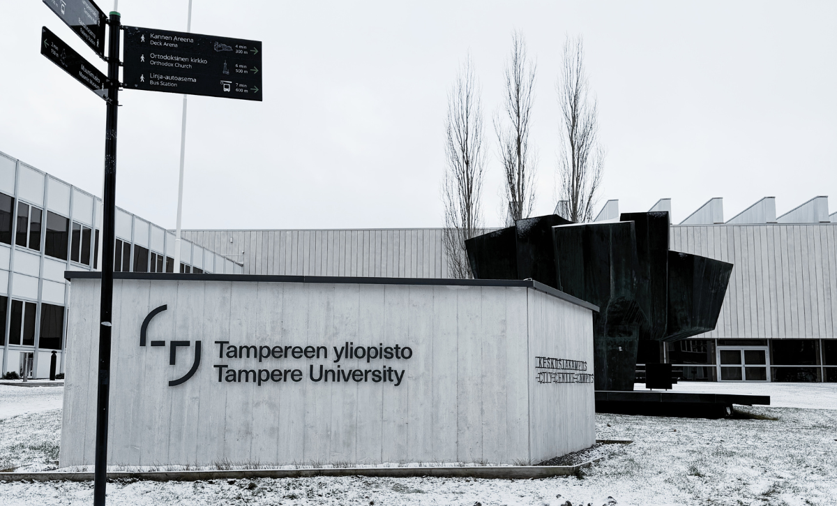 Tampere University's city center campus main building facade.