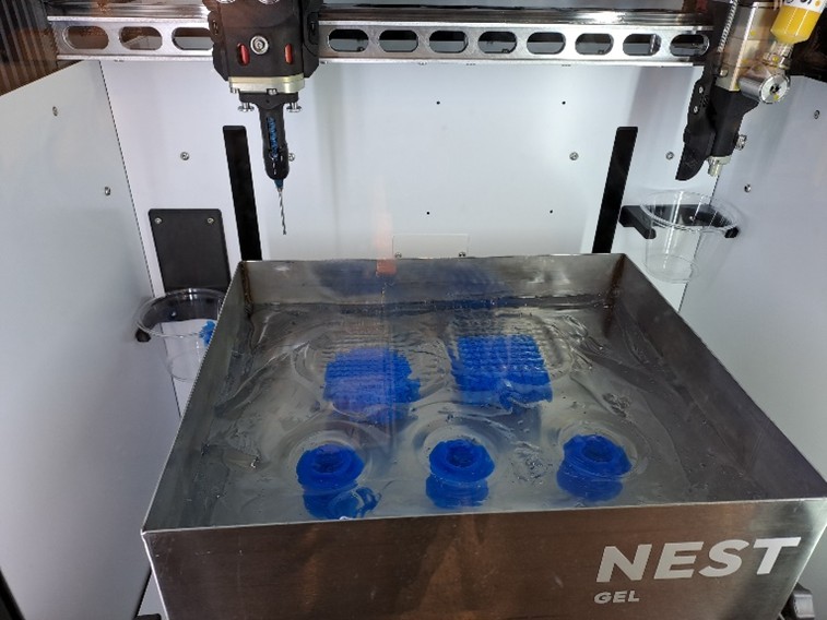 Tulostusalustalle tai geeliin tulostava Lynxter Liquid S300X NEST GEL-tulostin.