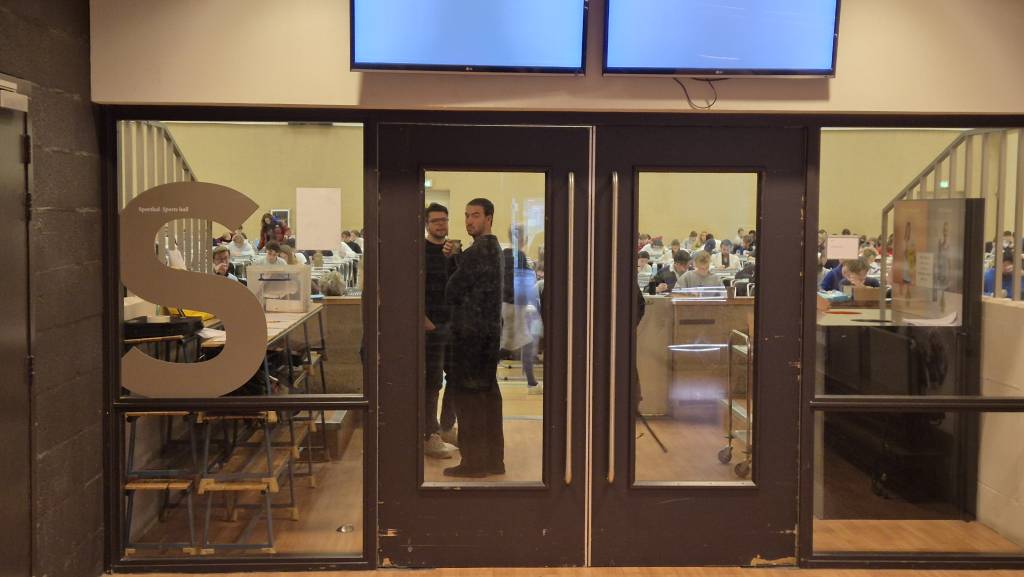 Liikuntatilat päivisin tenttikäytössä.