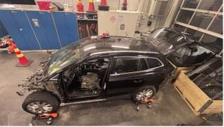 TAMKiin hankitun Skoda Enyaq täyssähköauton purkaminen alkoi tammikuussa 2026 (Kuva: Marko Rantonen, TAMK)