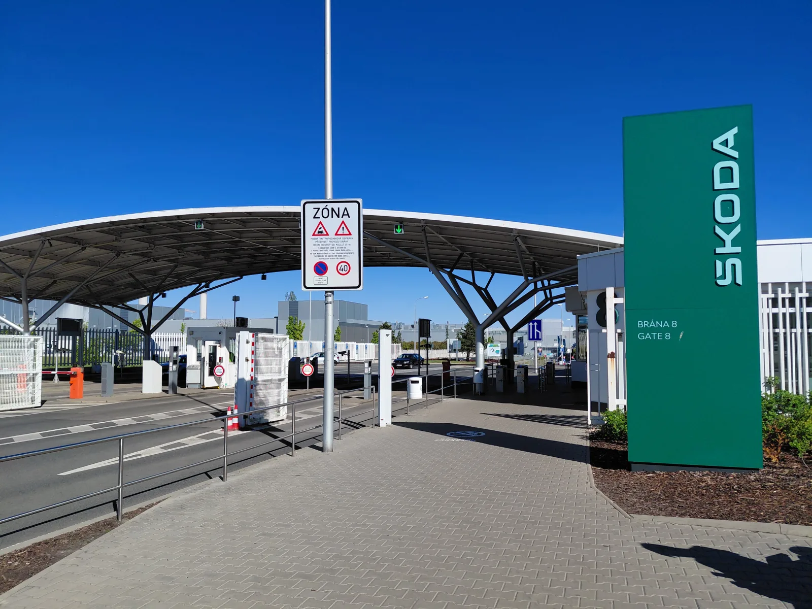 Mladá Boleslavin teollinen ympäristö teki näkyväksi, kuinka tuotanto, logistiikka ja osaamisen kehittäminen voivat muodostaa yhtenäisen kokonaisuuden.