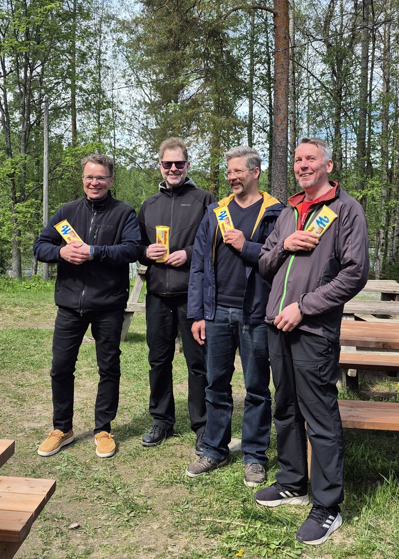Kuvassa TYHY-tiimin järjestämän kisan voittajat vasemmalta oikealle: Petri Pohjola, Sakari Lepola, Harri Miinin ja Risto Myllymäki.