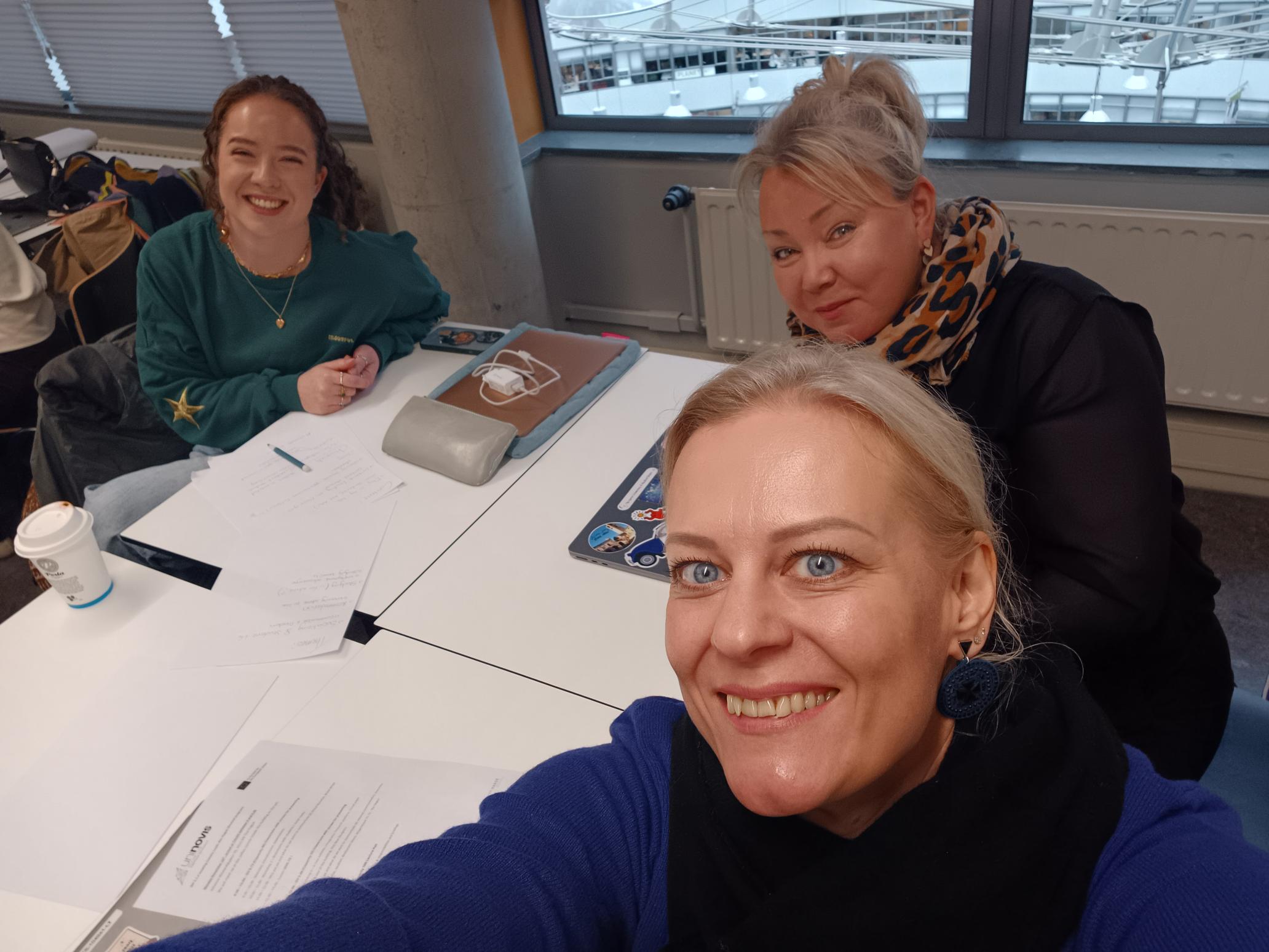 Brainstorming with students. From the left: Niamh Hunter, Anna-Maria Balk and Kirsi Popova. 