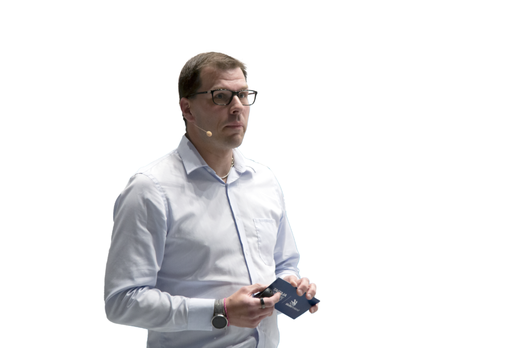 Tuomas Mäki-Ontto puolilähikuva.
