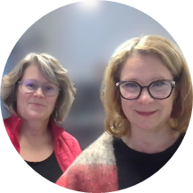 Tarja ja Outi yhteiskuvassa.