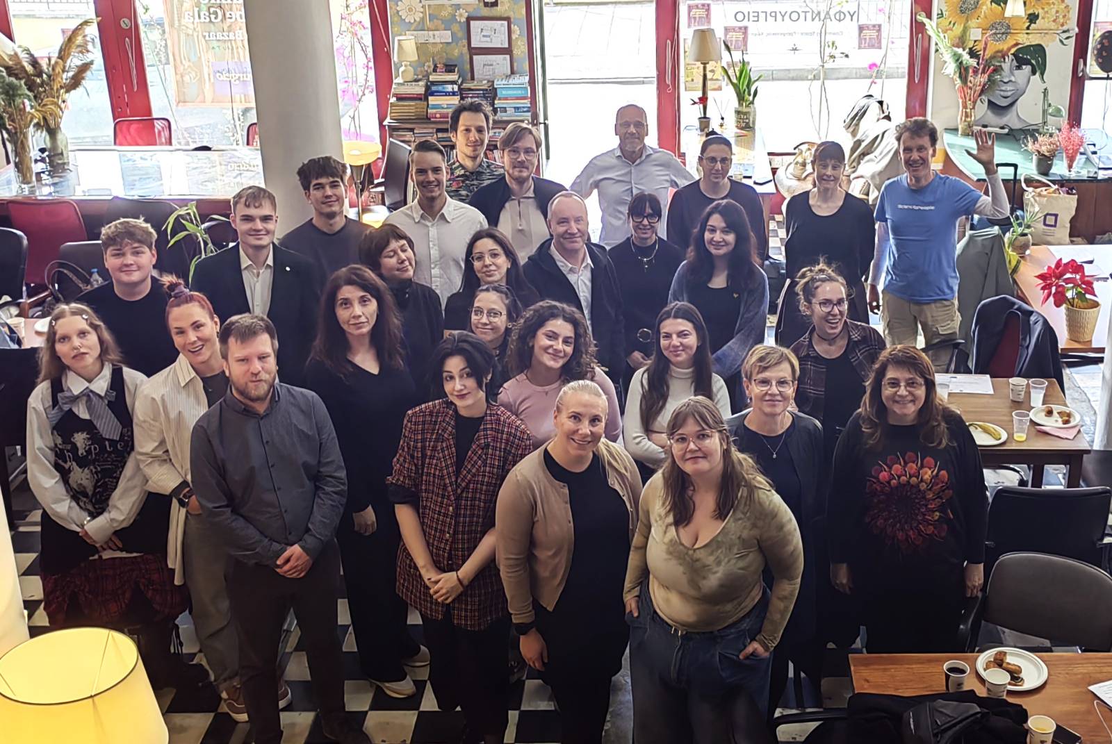 Talvikoulun osallistujia yhteiskuvassa.Talvikoulun osallistujia yhteiskuvassa.