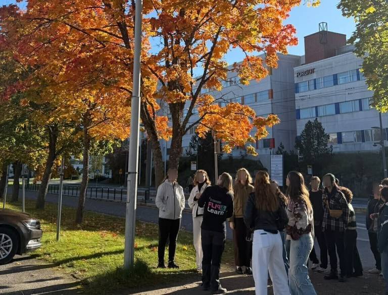 People making walking meeting