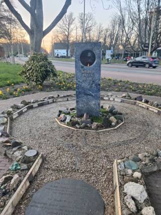 Muistomerkki rauhan puolesta