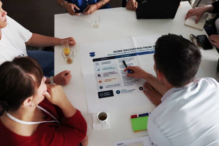 Guilia Malfatti ja Lorenzo Gios Trentino Salute 4.0:sta keskustelevat kestävän innovaatioekosysteemin rakentamisesta myöhemmin julkaistavassa THCS Masterclass podcastissa