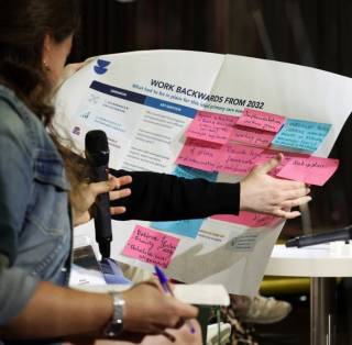 Työpaja haastoi osallistujia pohtimaan, miten kestävä perusterveydenhuollon innovaatioekosysteemi voitaisiin rakentaa vuoteen 2032 mennessä (kuva: Ministères sociaux / DICOM / Nicolo Revelli Beaumont / Sipa Press)