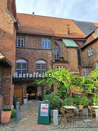 The image shows an entrance to a restaurant