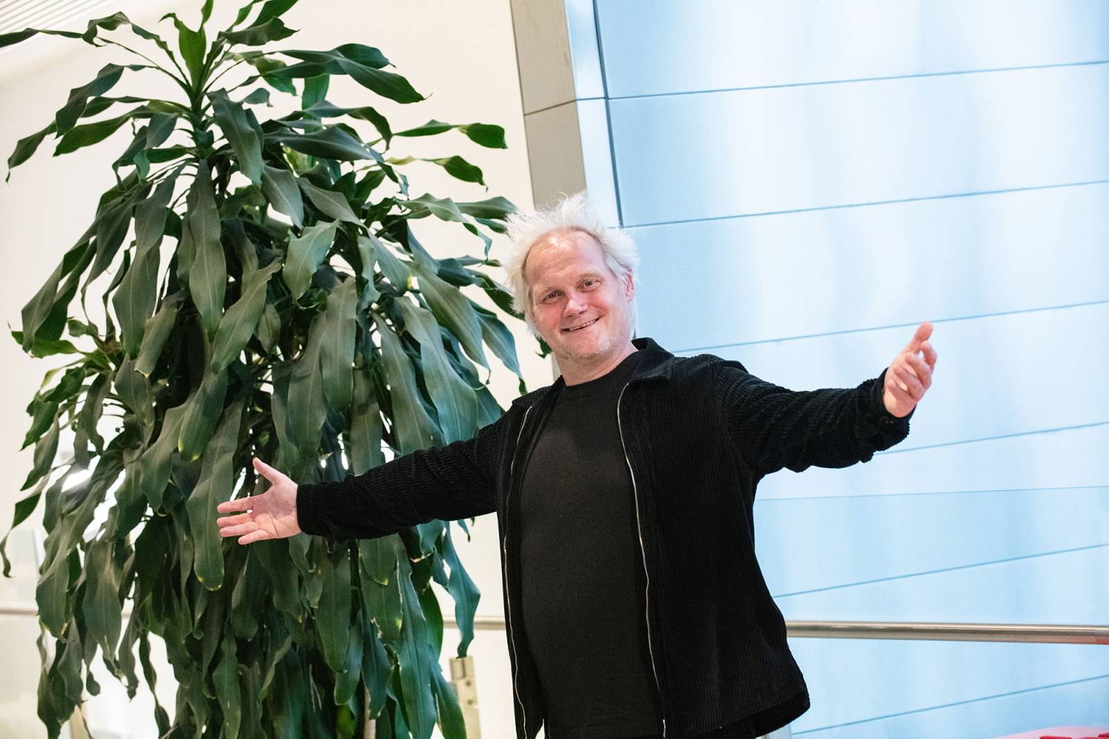 Kuvassa Jani Halme Tampereen yliopistolla, hän oli keskustelemassa paikallislehtien tilanteesta