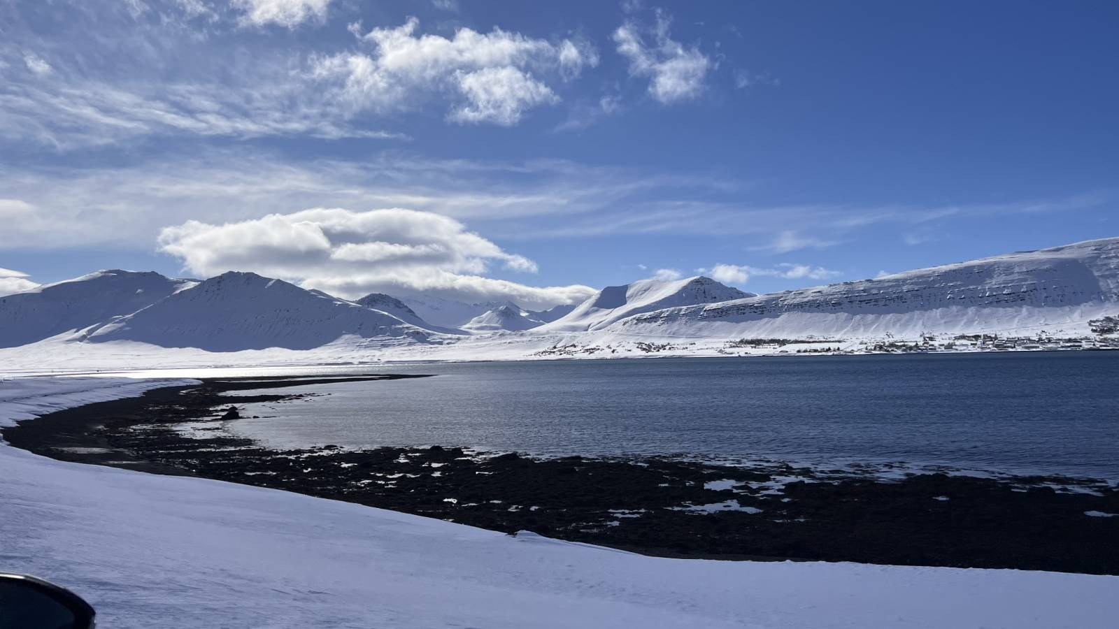 Picture of a fjord in Iceland