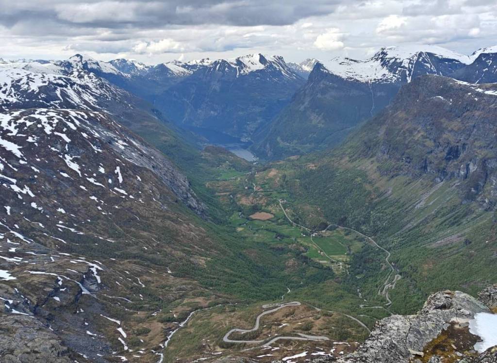 Picture of the mountain road from Dalsnibba to Geiranger. 