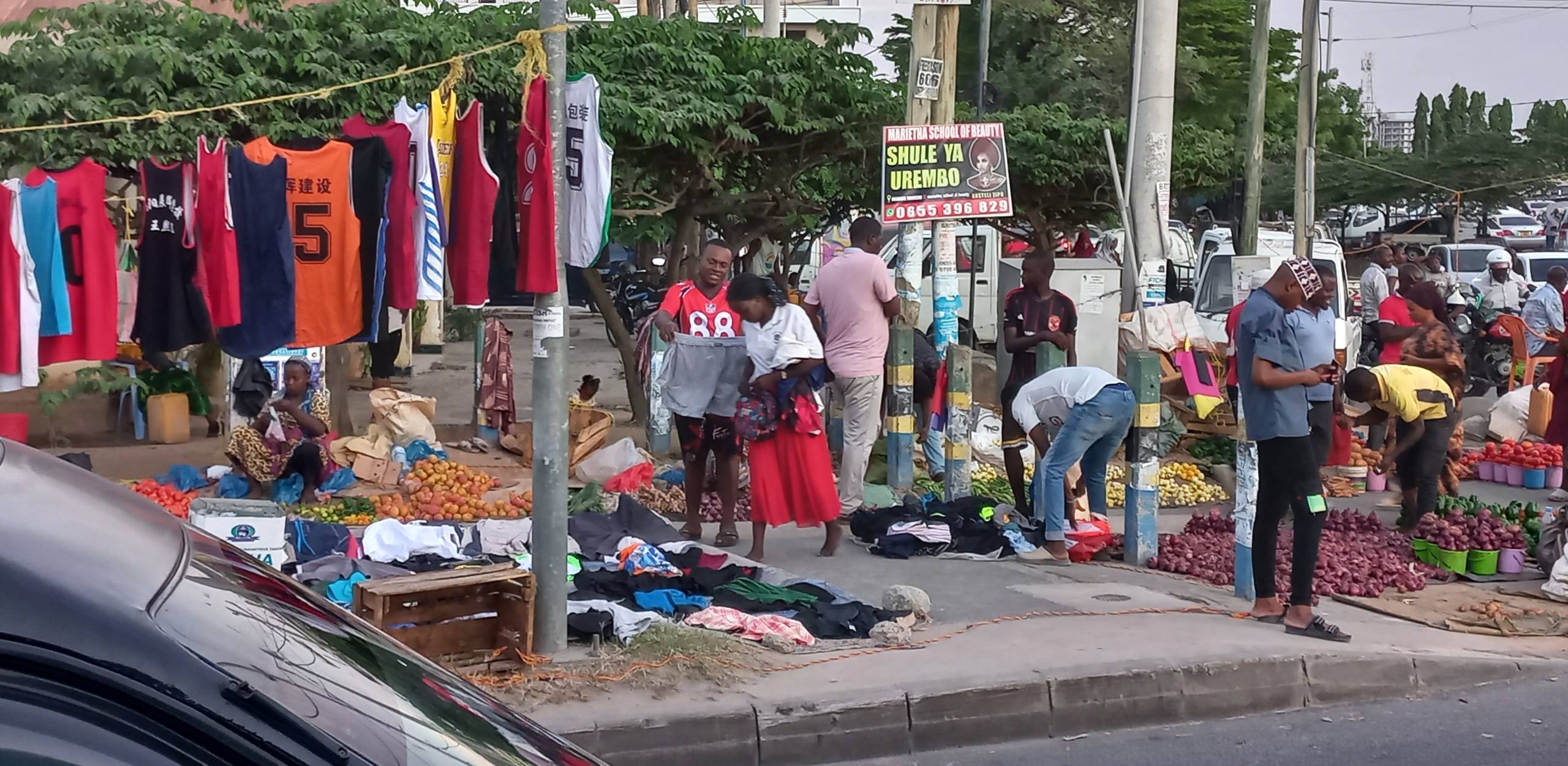 Informal street market in Dar es Salaam. 