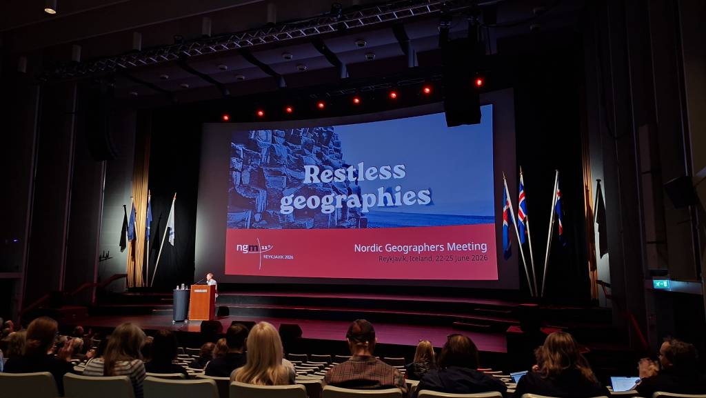 photo of seminar screen