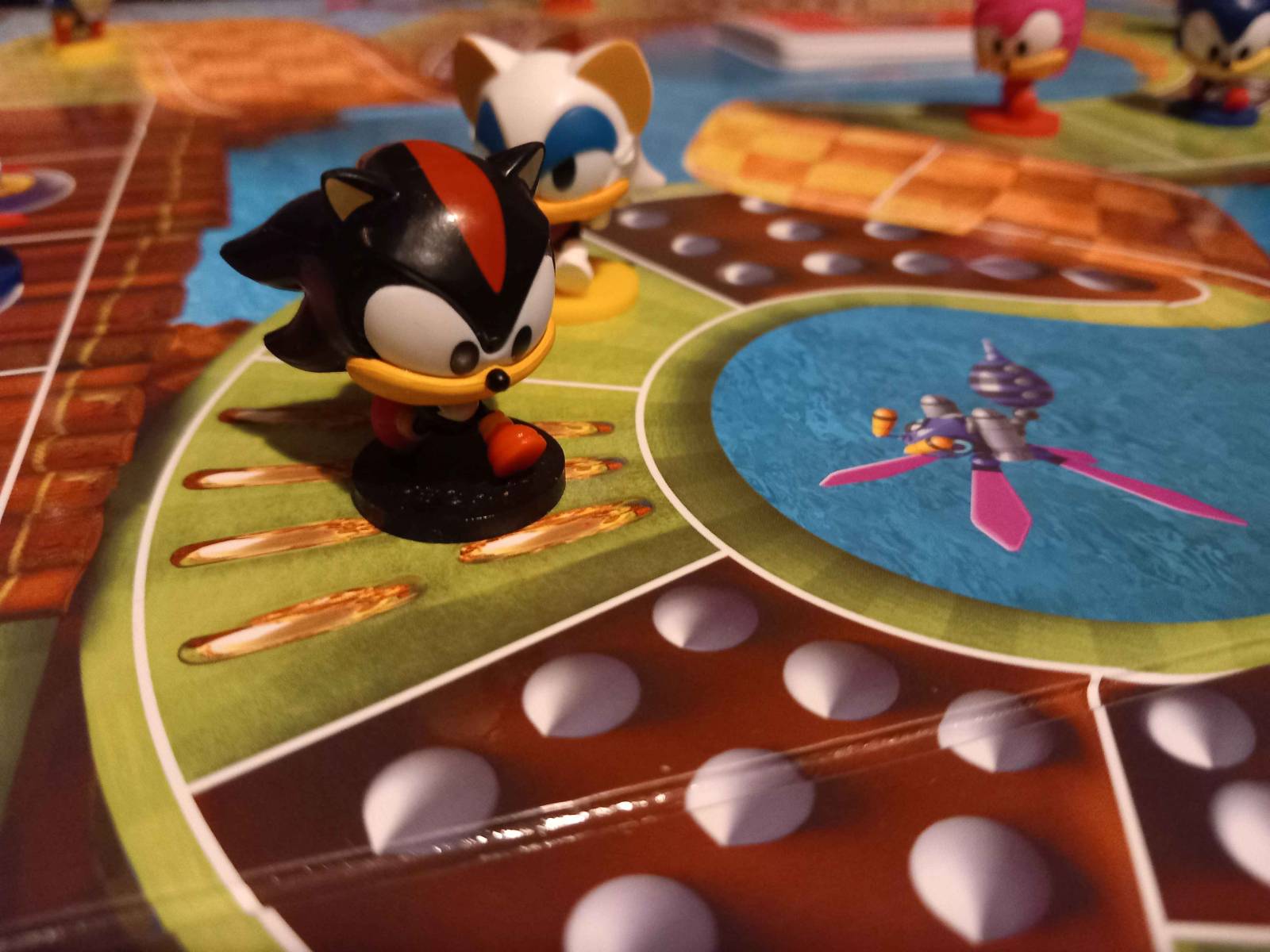 Blue and Black teams in Sonic Super Teams.|