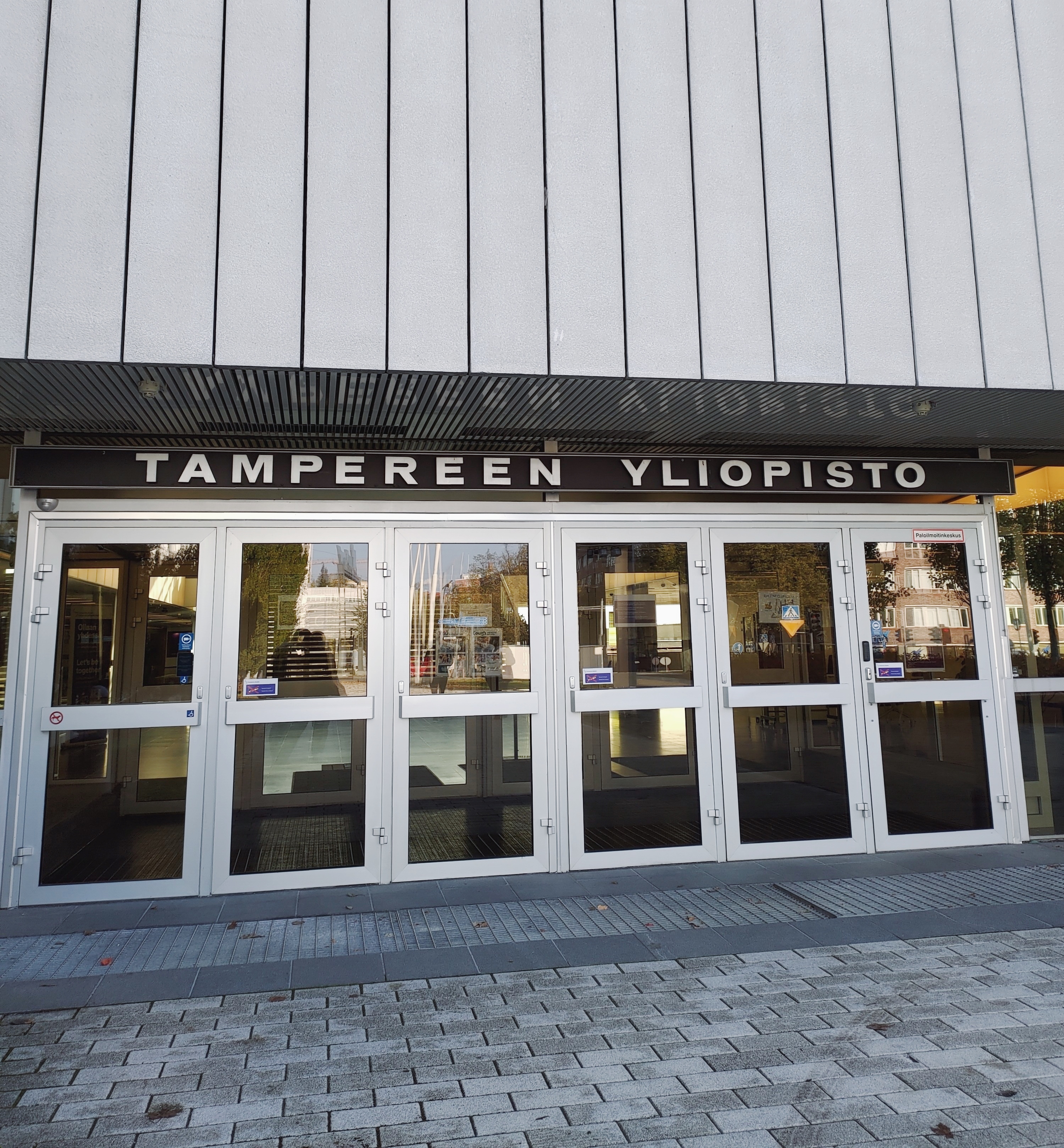 Tampereen yliopiston keskustakampuksen Päätalo.